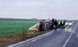 Muratlı'da kamyon devrildi