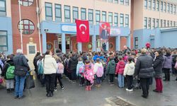 Edirne’de 6 şubat depreminde hayatını kaybedenler için saygı duruşu