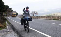Yeni kültürleri tanımak için Brezilya'dan Çin'e pedal çeviriyor