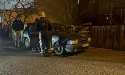 Tekirdağ'da otomobil bahçe duvarına çarptı