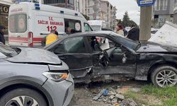 Edirne'de otomobillerin çarpıştığı kaza kamerada