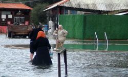 Kaplıca sular altında, vatandaşlar şifa peşinde