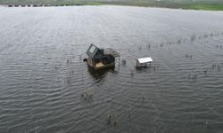 Yüzen evler...Ulubat Gölü taştı, felaket havadan görüntülendi