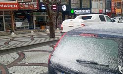 Kar Sürprizi Sabahın İlk Saatlerinde Beyaz İz Bıraktı