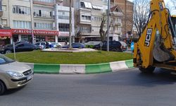 Kırklareli’nde Kavşak ve Refüjlerde Ot Biçme Çalışması