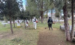 Mezarlıkta Kapsamlı Temizlik ve Bakım Çalışması