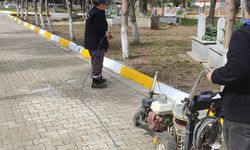 Mezarlık Kaldırımlarında Boyama Çalışması