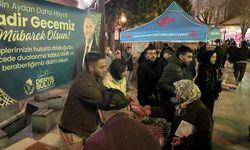 Kadir Gecesi’nde Camilerde Helva İkramı Yapıldı