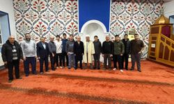 Vali Turan Teravihte Vatandaşlarla Buluştu