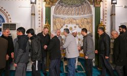 Başkan Bulut Bayram Namazını Hızırbey Camii’nde Kıldı