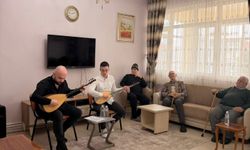 Huzurevinde Türkü Dinletisi Düzenlendi