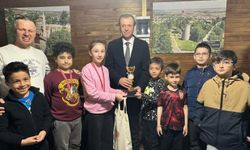 Başkan Özalp’ten Satranç Öğrencilerine Destek