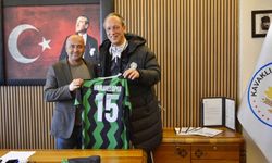 Antrenör Sarı’dan Başkan Ufuk İn’e Ziyaret