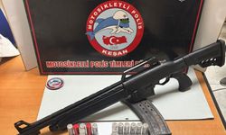 Halının içerisine gizlenmiş av tüfeği ele geçirildi