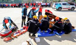 Deprem Haftası'nda öğrencilere afet tatbikatı