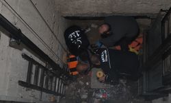 Arızalanan asansörü kontrol etmek isterken asansör boşluğuna düştü