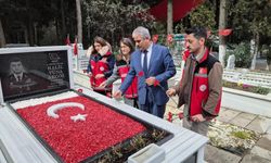 Tekirdağ’da şehit mezarlarına karanfil bırakıldı