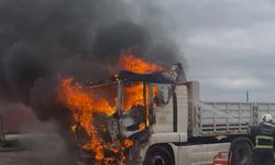 Tekirdağ’da park halindeki tır alev alev yandı