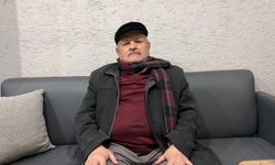 Öptü, yerine astı: "Bayrağı olmayanın milleti olmaz"