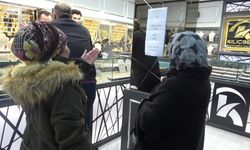 "Vallahi billahi yok" yazısı kuyumcuda izdihamı durduramadı
