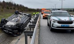 Takla atan otomobilden yara almadan kurtuldular