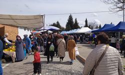 Kırklareli’nde Güneşli Hava Pazarı Canlandırdı