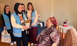 Lüleburgaz’da Gençlerden Bayram Ziyareti