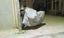 Motosikletler Örtüyle Korunuyor
