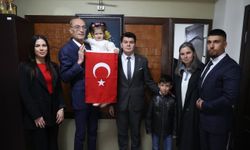 Minik Gülsu’dan “Bayrak” Şiiriyle Gururlandıran Performans