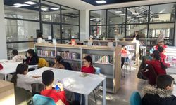 Cumhuriyet İlkokulu Öğrencilerinden Kütüphaneye Ziyaret