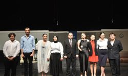 Lüleburgaz’da “Boeing Boeing” Oyunu Sahnelendi