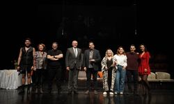 Lüleburgaz’da “Bir Koltukta Dört Karpuz” Sahnelendi