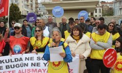 Okullardaki Saldırılara Tepki: Öğretmenler İş Bıraktı, Oturma Eylemi Yaptı