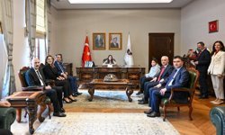 Vali Turan’dan 23 Nisan’da Anlamlı Devir Teslim