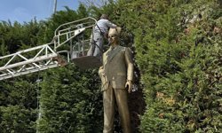 Kaynarca’da Atatürk Heykeline Bakım Yapıldı