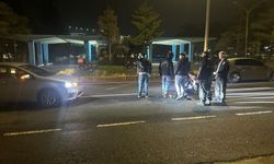 Otomobilin önüne atlayan genç yaralandı