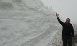 Burası ne Van ne Hakkari: Yaz şehri Mersin'de kar 2 metreyi aştı