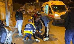 Motosiklet ile otomobil çarpıştı: 1 yaralı