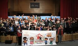 Edirne'de çocuklara doğa sevgisi sahne üzerinden aktarıldı