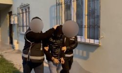 Kurye kılığıyla girdiler, silahla alıkoydular... Özel Harekat kapıları koçbaşıyla kırdı