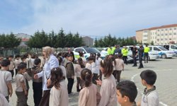 Minik öğrenciler polislik mesleğini yakından tanıdı