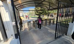 Edirne'de lisede turnikeli güvenlik sistemi