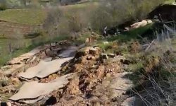 Bursa'da meydana gelen heyelan yolu parçalara ayırdı