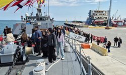 Tekirdağ'da savaş gemisi ziyarete açıldı