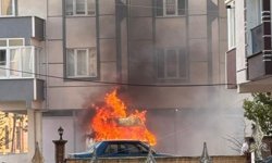 Tekstil malzemeleri yüklü minibüs alev aldı