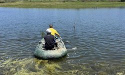 Gölette kaçak avcılığa geçit yok: Yasa dışı ağ imha edildi