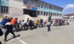 Gezici Kütüphane Öğrencilerle Buluştu