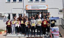 Başkan Yayla’dan Öğrencilere Soru Bankası Desteği