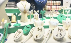 Altın Takılar Göz Kamaştırıyor