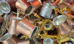 Bakır Cezveler Kullanılıyor